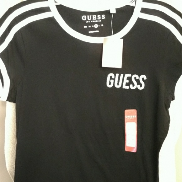 Guess Tee Shirt - Picture 2 of 4